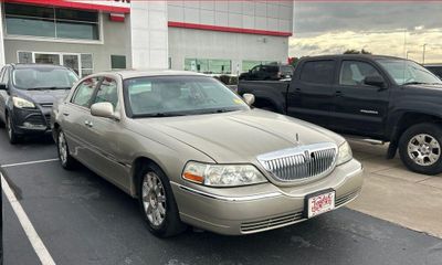 2008 Lincoln Town CAR Signature Limited