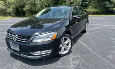 2012 Volkswagen Passat SEL