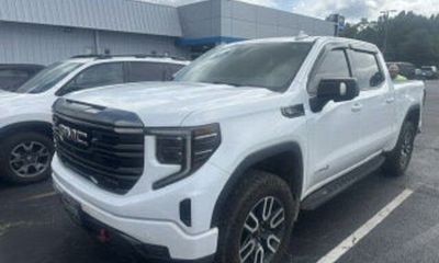 2022 GMC Sierra AT4