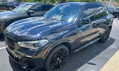 2021 BMW X5 M50i