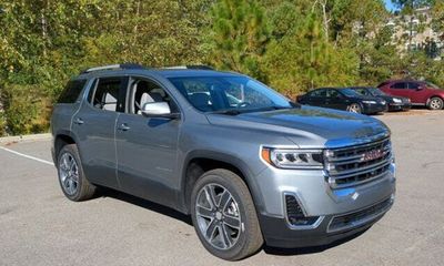 2023 GMC Acadia SLT