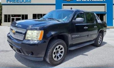 2011 Chevrolet Avalanche LS