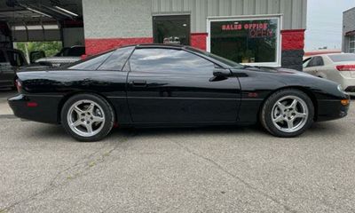 2000 Chevrolet Camaro Sport