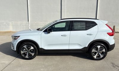 2026 Volvo XC40 Plus Dark