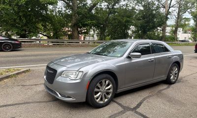 2015 Chrysler 300 Limited
