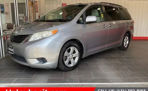2011 Toyota Sienna LE