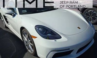 2025 Porsche 718 Cayman