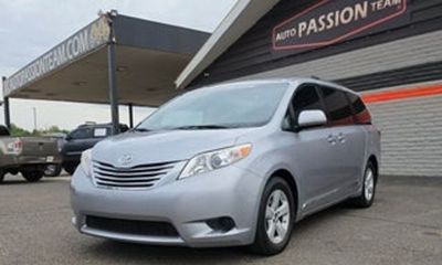 2017 Toyota Sienna LE Mobility
