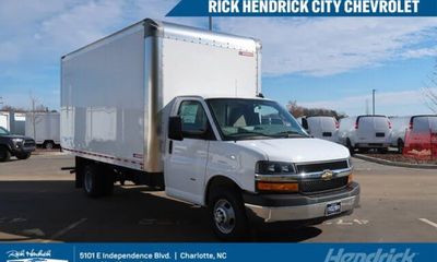 2025 Chevrolet Express 3500 Cutaway 177