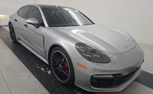 2020 Porsche Panamera GTS