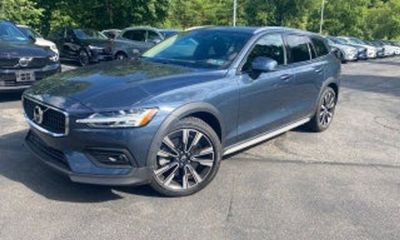 2024 Volvo V60CC Ultimate