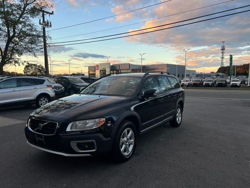 2008 Volvo XC70 — a typically priced live listing