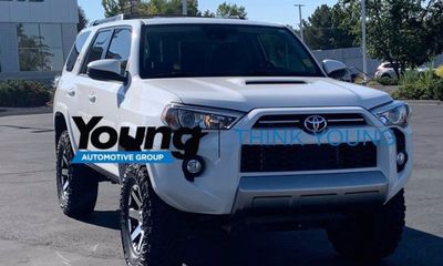 2020 Toyota 4RUNNER Base Grade