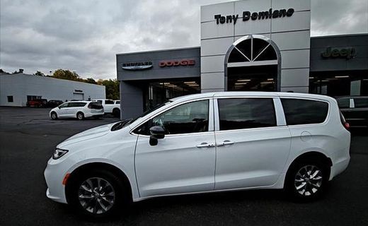 2026 Chrysler Pacifica Select