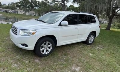2010 Toyota Highlander Base
