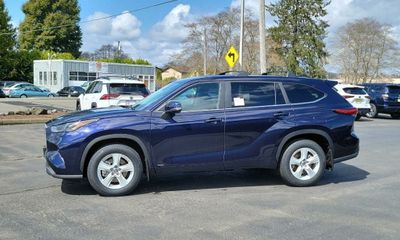 2023 Toyota Highlander LE
