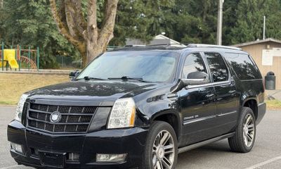 2013 Cadillac Escalade ESV Premium