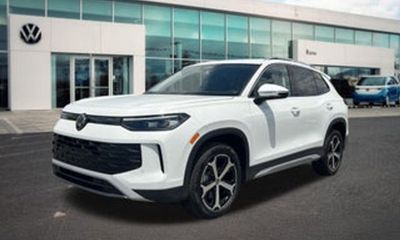 2026 Volkswagen Tiguan 4MOTION SE Black