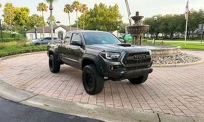 2017 Toyota Tacoma SR SR5 TRD
