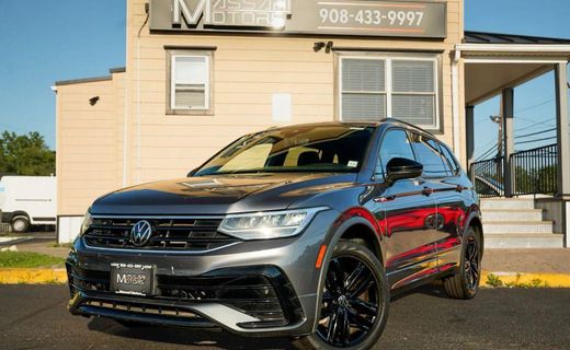 2022 Volkswagen Tiguan 4MOTION SE Black