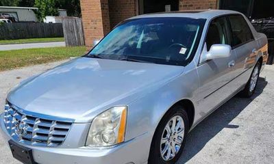 2009 Cadillac DTS Base