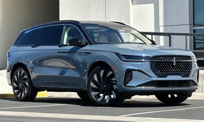 2026 Lincoln Nautilus BLK Label