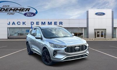 2023 Ford Escape ST Line Elite