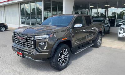 2024 GMC Canyon Denali