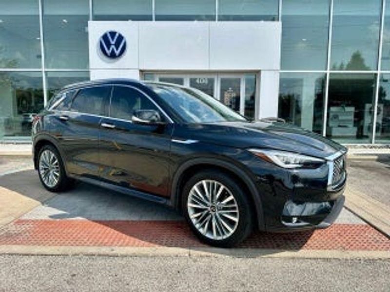 2023 Infiniti QX50 — a typically priced live listing