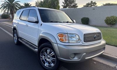 2004 Toyota Sequoia SR5