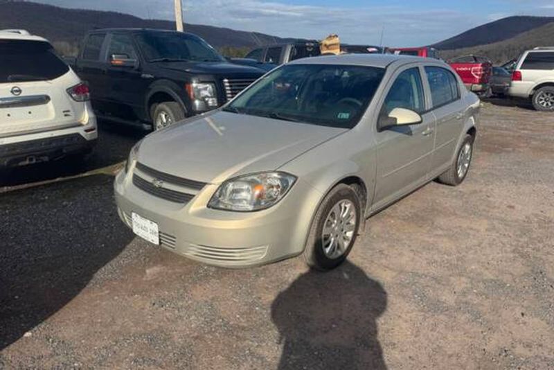 2009 Chevrolet Cobalt — a typically priced live listing