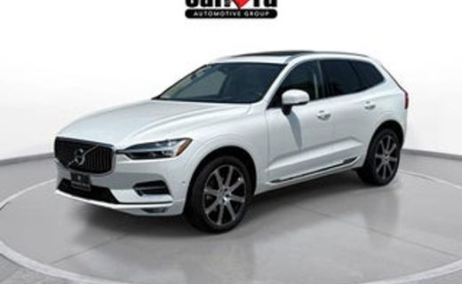 2022 Volvo XC60 Momentum