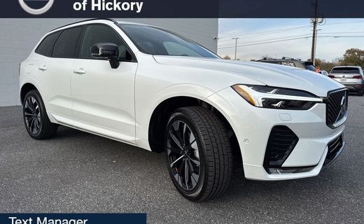 2026 Volvo XC60 Plus Dark