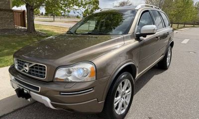 2014 Volvo XC90 32