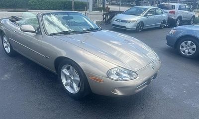 1998 Jaguar XK8