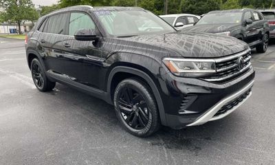 2023 Volkswagen Atlas Cross Sport SE W Tech