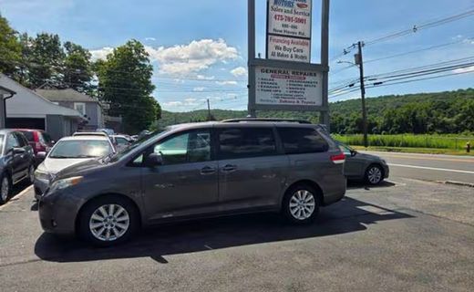 2011 Toyota Sienna