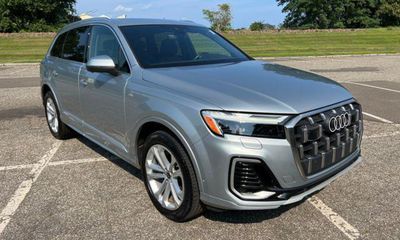 2025 Audi Q7 Quattro Premium Plus