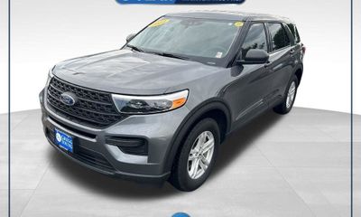 2023 Ford Explorer Base