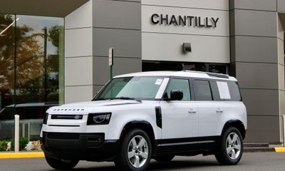 2026 Land Rover Defender 110 X Dynamic