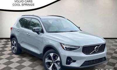 2026 Volvo XC40 Plus Dark