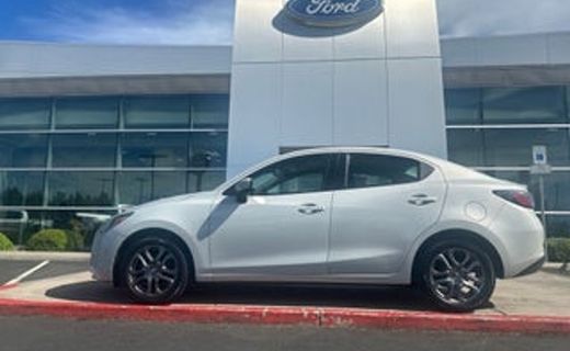 2019 Toyota Yaris L