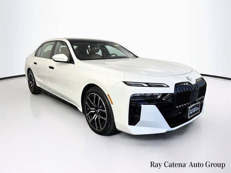2023 BMW 760i — a typically priced live listing
