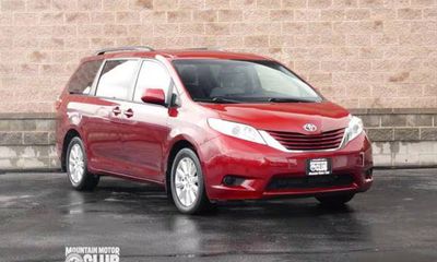 2017 Toyota Sienna LE