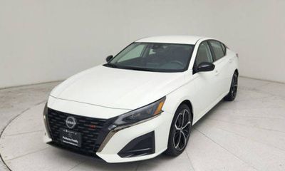 2024 Nissan Altima SR