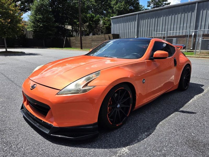 2009 Nissan 370Z — a typically priced live listing