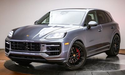 2026 Porsche Cayenne GTS