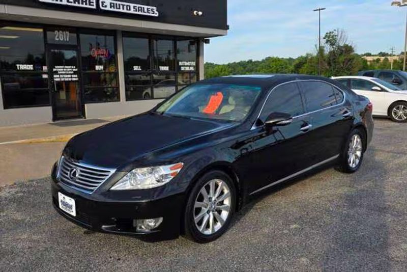 2012 Lexus LS — a typically priced live listing