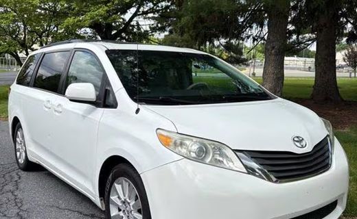 2011 Toyota Sienna XLE