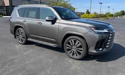 2026 Lexus LX 700H Luxury